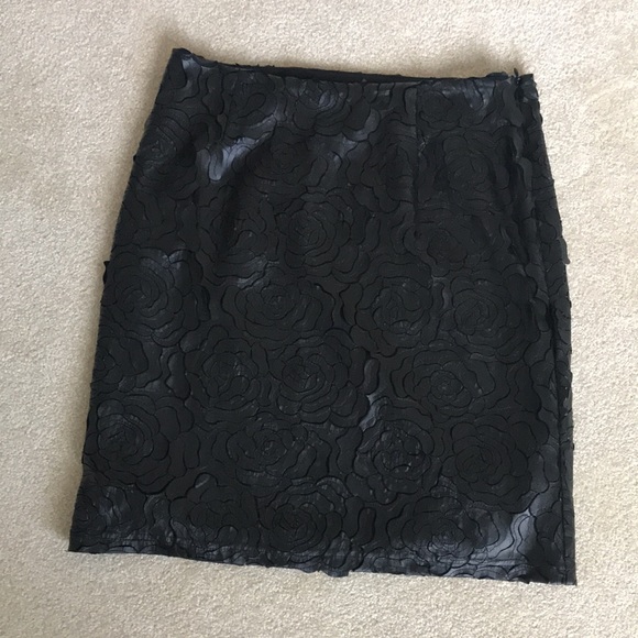 Cartise Aline Skirt - Picture 2 of 7